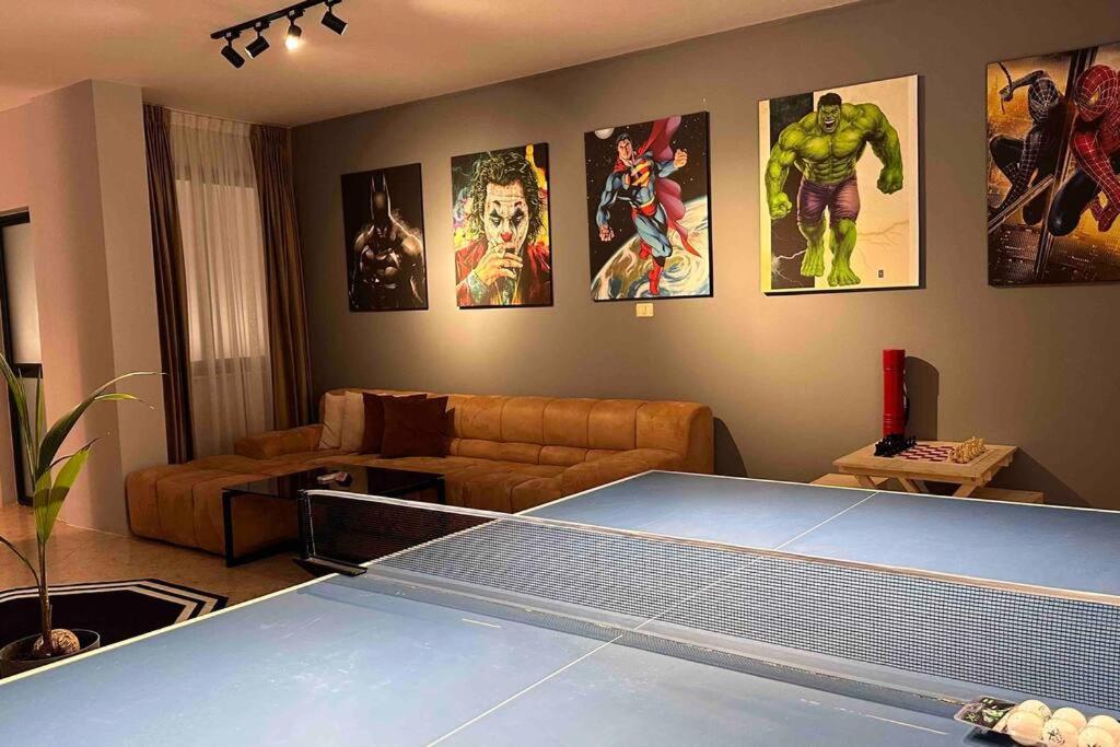 Super House Blloku - 3 Rooms Tirana Esterno foto